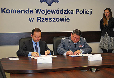 Pieniądze dla policji