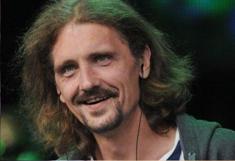 Jestem cholernym nastrojowcem - Z GIENKIEM LOSKĄ rozmawia Marcin Kalita